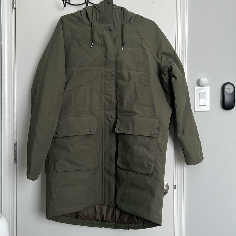 Patagonia Green Great Falls Insulated Parka Jacket 20705 Size M-  BARELY WORN!!